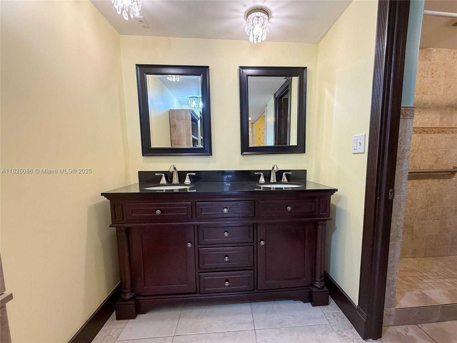 Small Image of 6039 COLLINS AVE #923, Miami Beach Number 39
