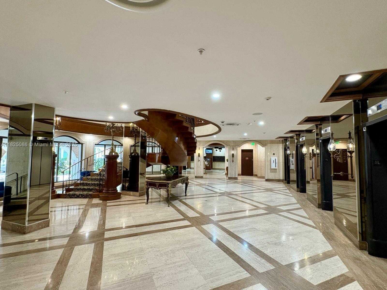 Small Image of 6039 COLLINS AVE #923, Miami Beach Number 7