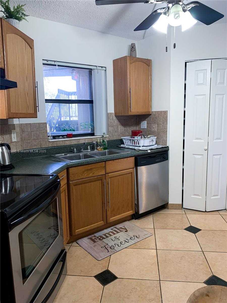 Small Image of 6555 WEST BROWARD BLVD #208, Plantation Number 13