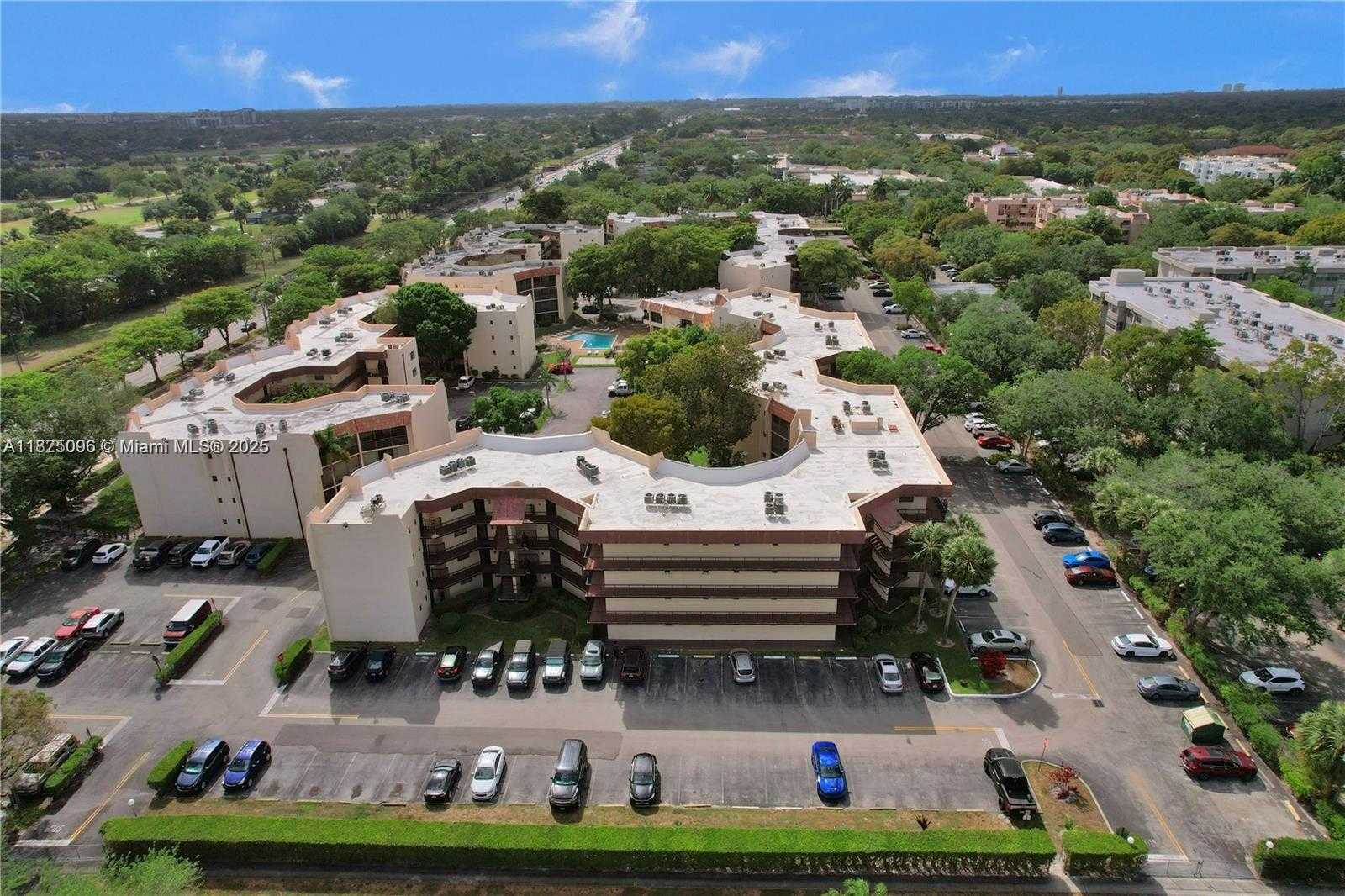 Small Image of 6555 WEST BROWARD BLVD #208, Plantation Number 27