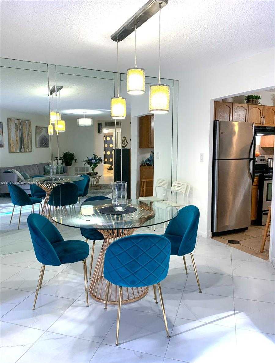 Small Image of 6555 WEST BROWARD BLVD #208, Plantation Number 4