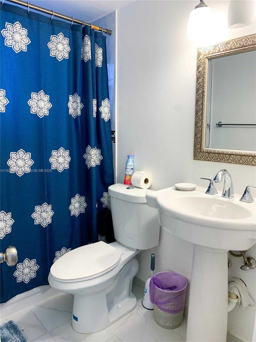 Small Image of 6555 WEST BROWARD BLVD #208, Plantation Number 7