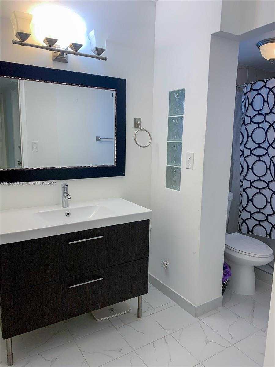 Small Image of 6555 WEST BROWARD BLVD #208, Plantation Number 8