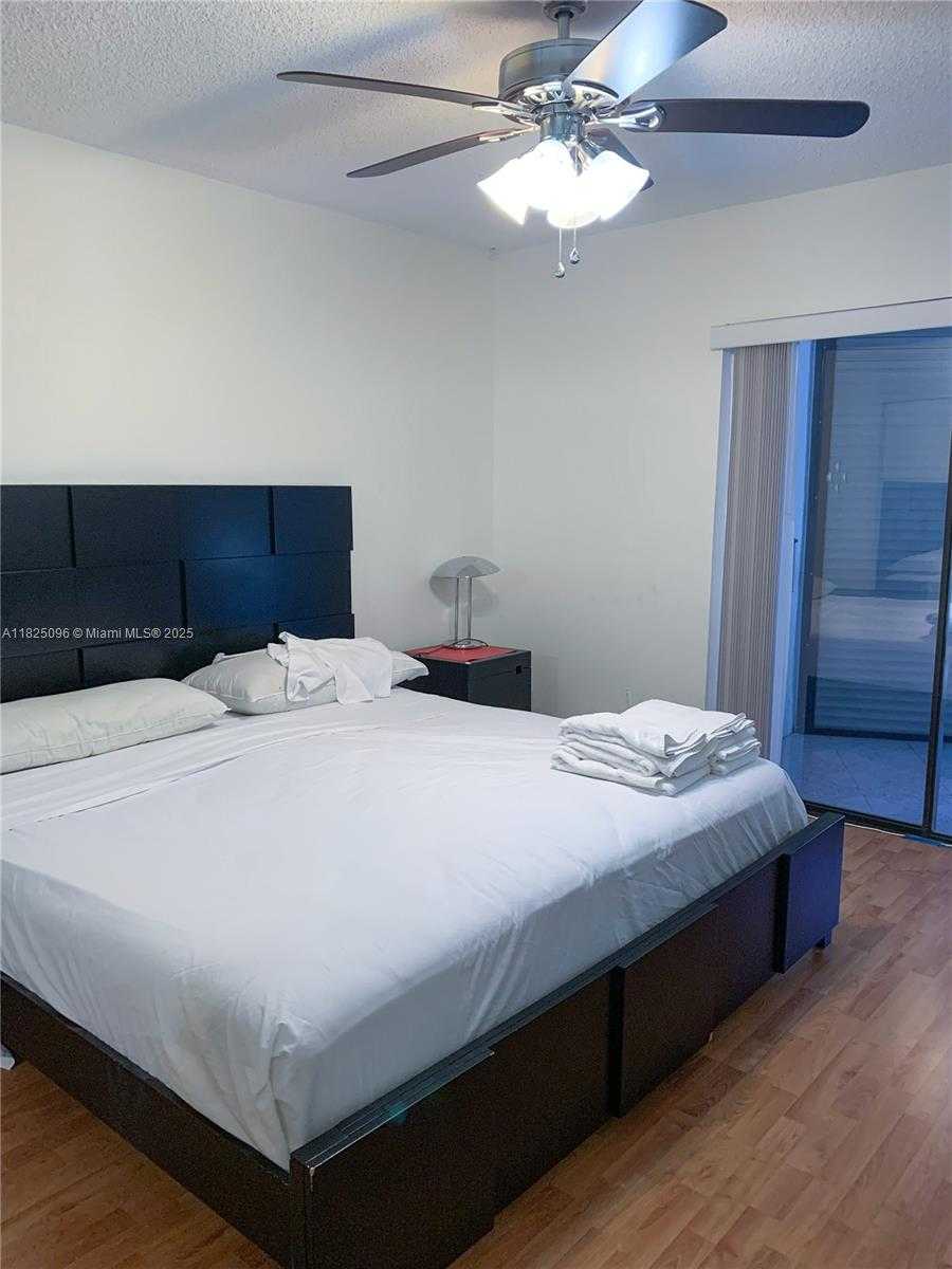Small Image of 6555 WEST BROWARD BLVD #208, Plantation Number 9