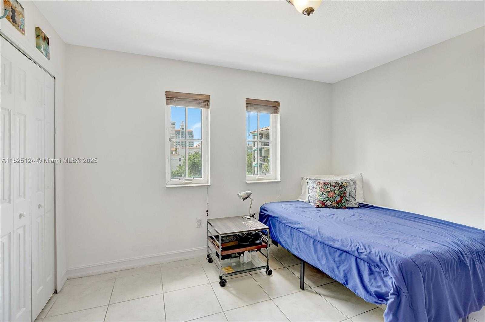 Small Image of 322 MADEIRA AVE #402, Coral Gables Number 10