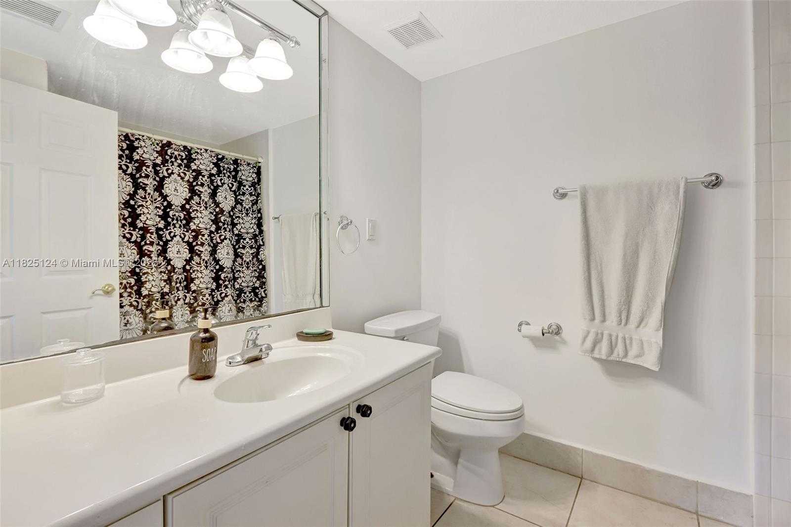 Small Image of 322 MADEIRA AVE #402, Coral Gables Number 11