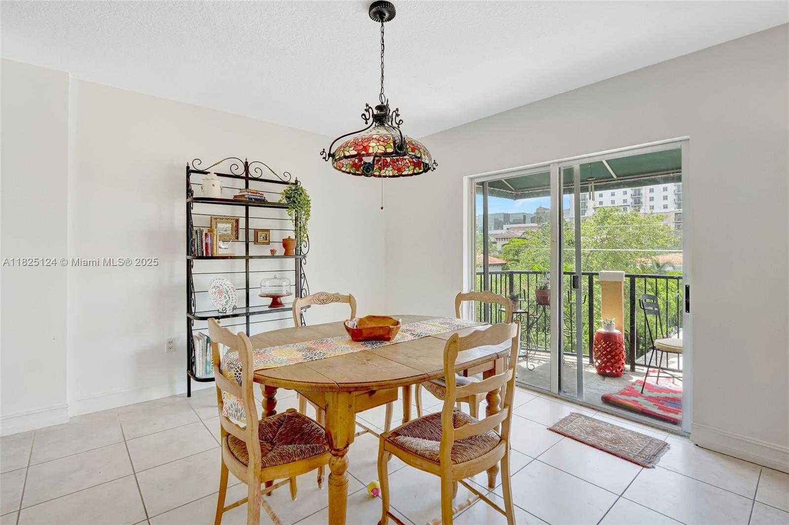 Small Image of 322 MADEIRA AVE #402, Coral Gables Number 6