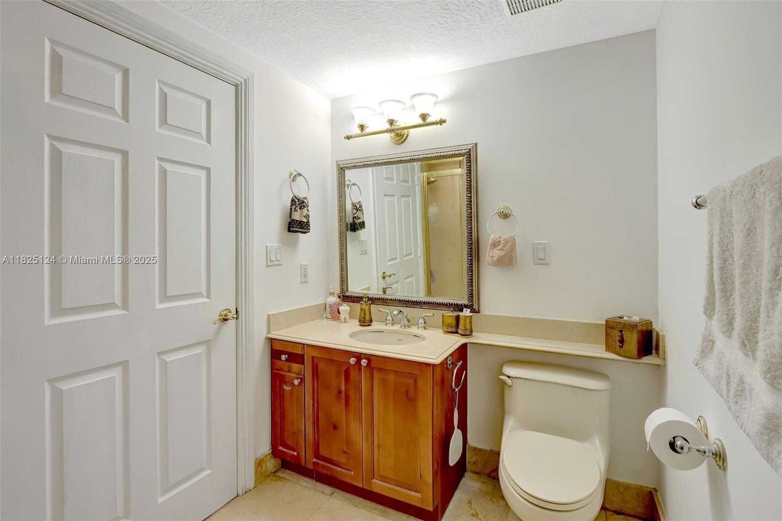 Small Image of 322 MADEIRA AVE #402, Coral Gables Number 8