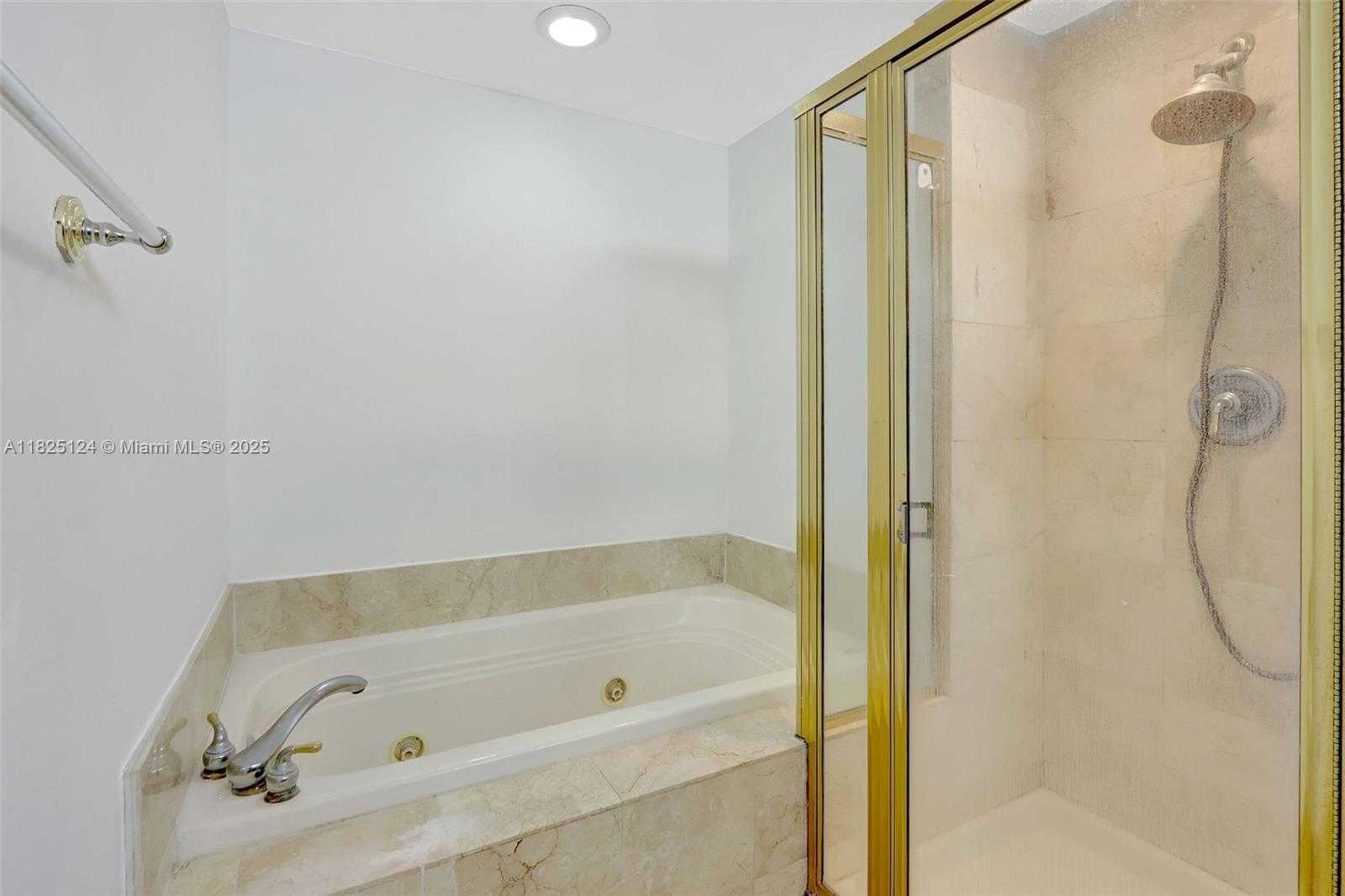Small Image of 322 MADEIRA AVE #402, Coral Gables Number 9