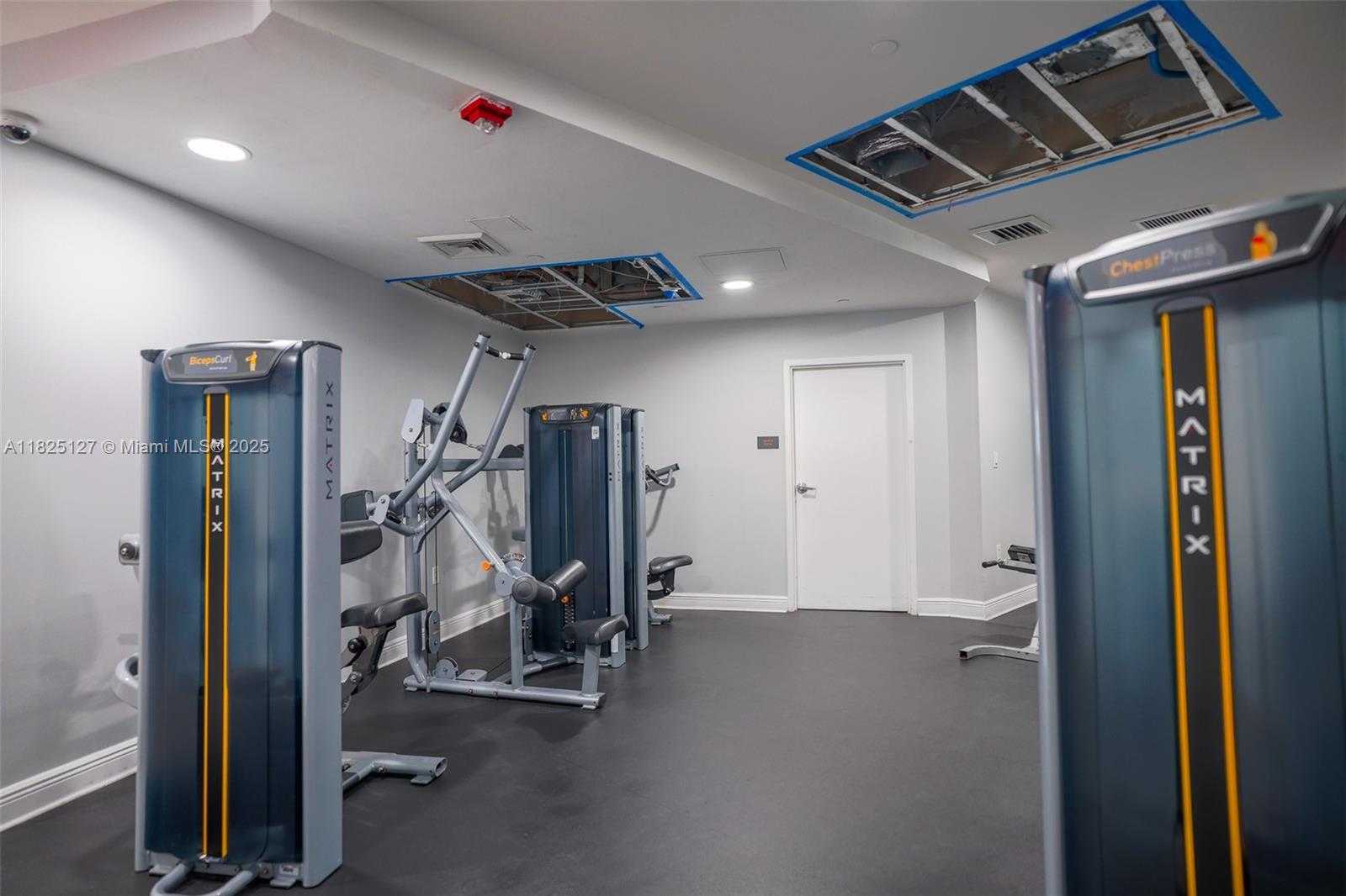 Small Image of 1250 SOUTH MIAMI AVE #3003, Miami Number 27
