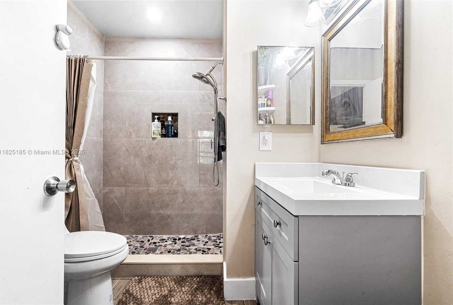 Small Image of 3059 SOUTH CARAMBOLA CIR S #2330, Coconut Creek Number 10