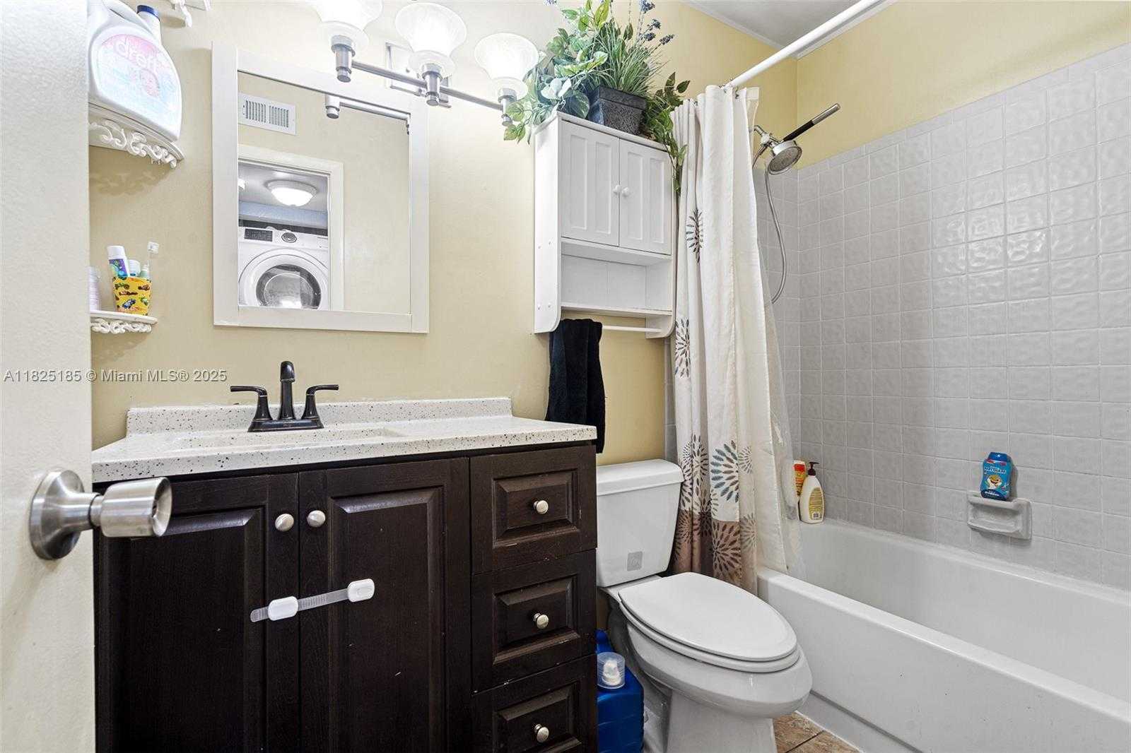 Small Image of 3059 SOUTH CARAMBOLA CIR S #2330, Coconut Creek Number 17