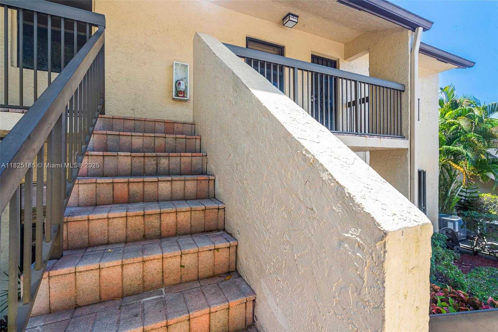 Small Image of 3059 SOUTH CARAMBOLA CIR S #2330, Coconut Creek Number 21