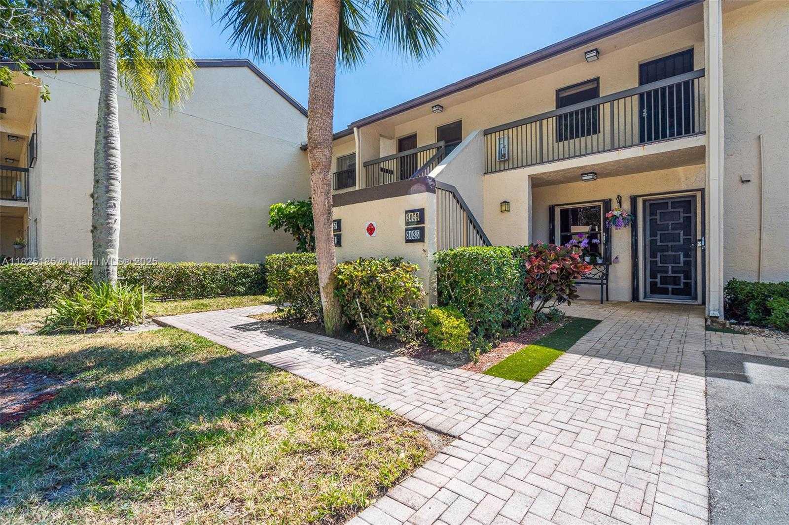 Small Image of 3059 SOUTH CARAMBOLA CIR S #2330, Coconut Creek Number 22