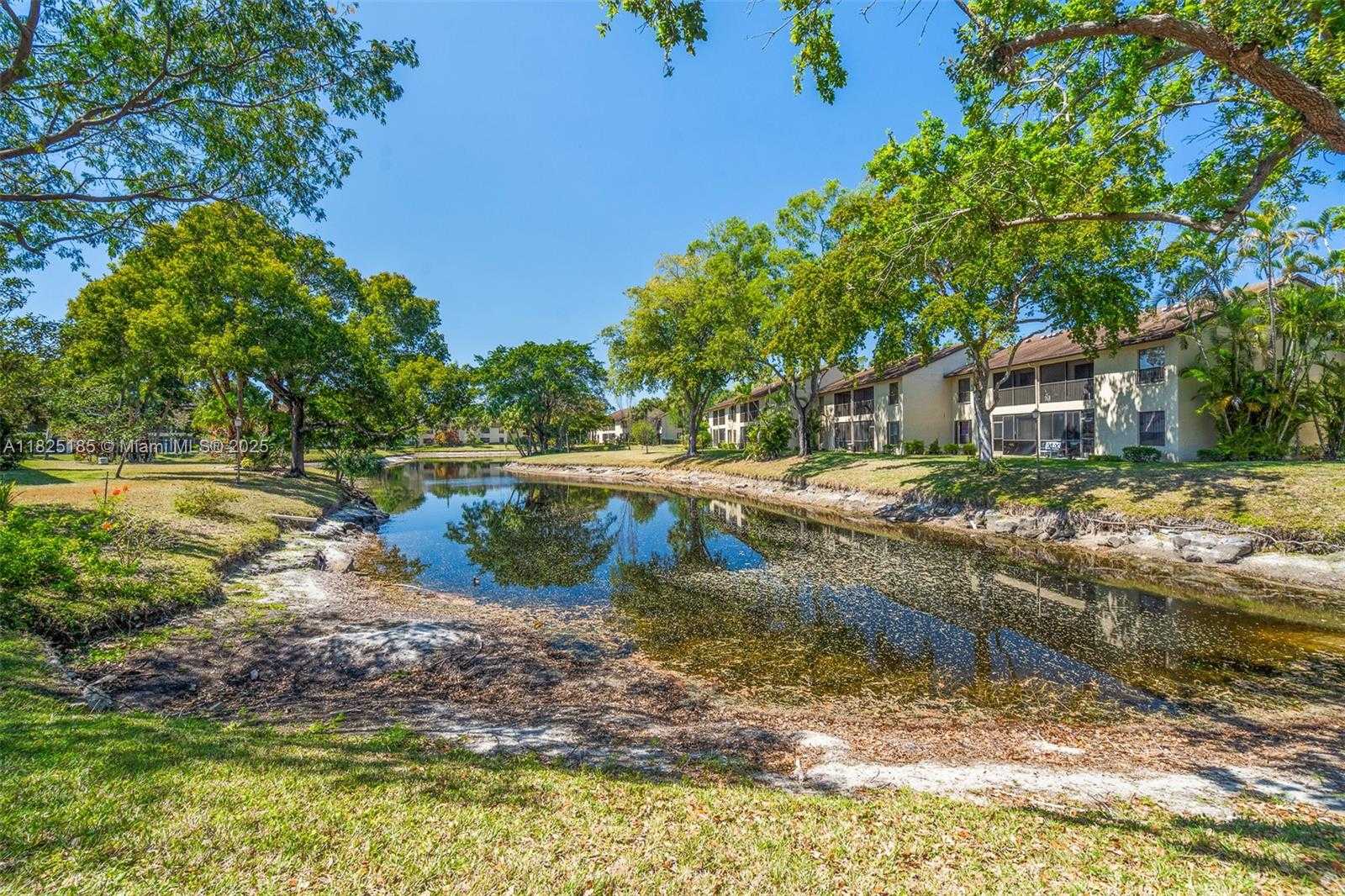 Small Image of 3059 SOUTH CARAMBOLA CIR S #2330, Coconut Creek Number 25