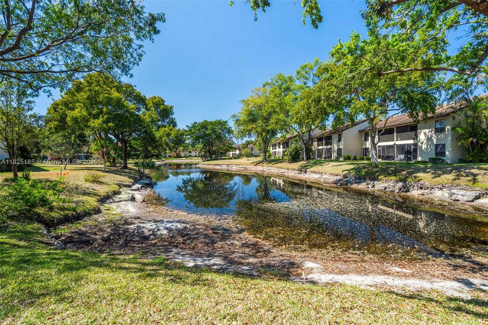 Small Image of 3059 SOUTH CARAMBOLA CIR S #2330, Coconut Creek Number 26