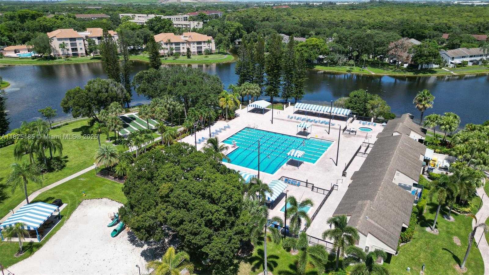 Small Image of 3059 SOUTH CARAMBOLA CIR S #2330, Coconut Creek Number 27