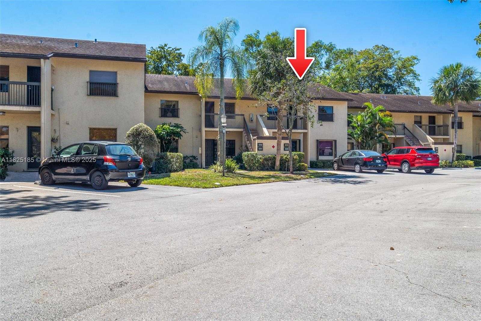 Small Image of 3059 SOUTH CARAMBOLA CIR S #2330, Coconut Creek Number 3