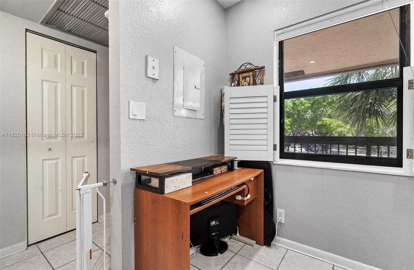 Small Image of 3059 SOUTH CARAMBOLA CIR S #2330, Coconut Creek Number 34