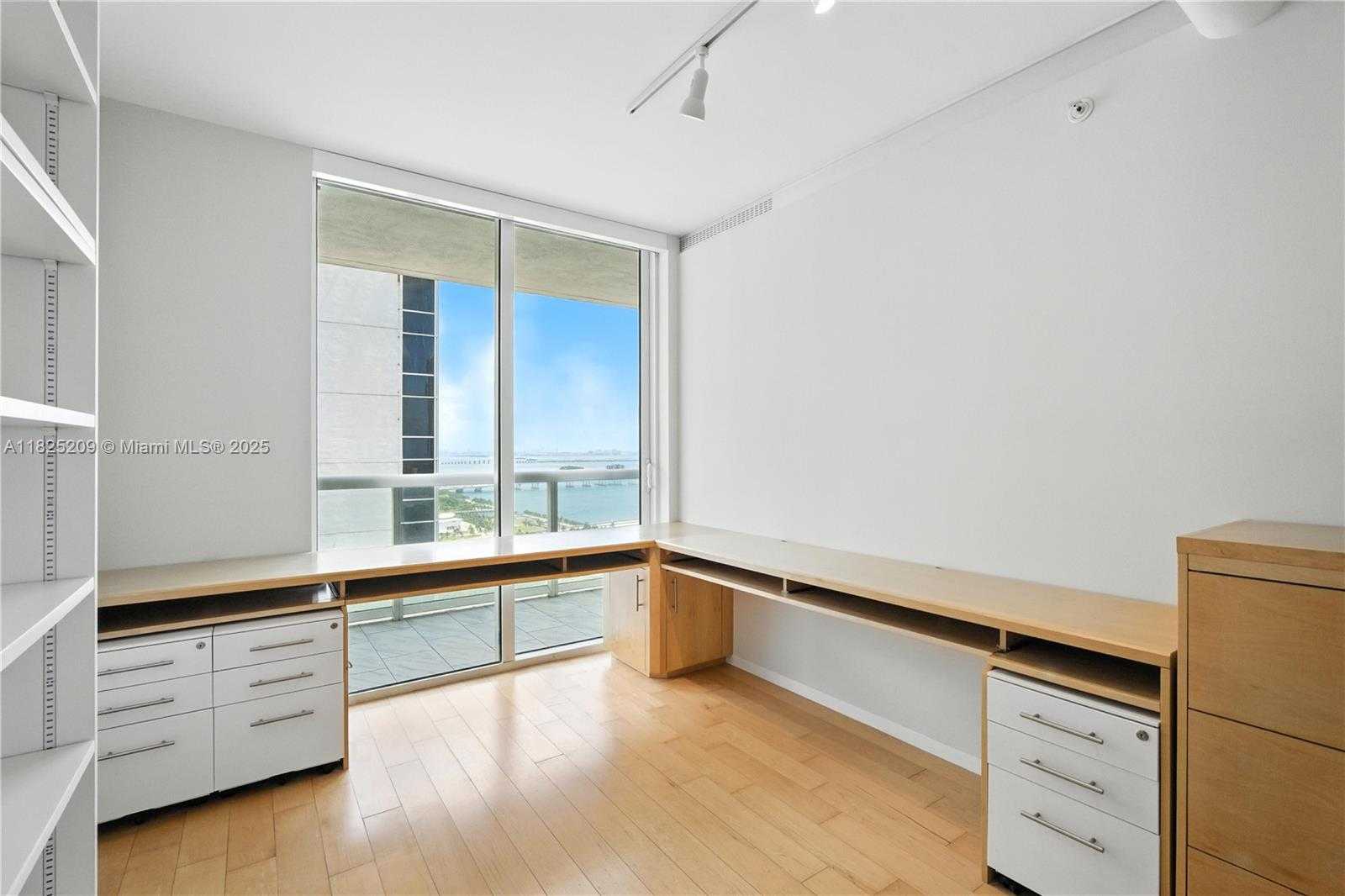 Small Image of 50 BISCAYNE BLVD #3002, Miami Number 15