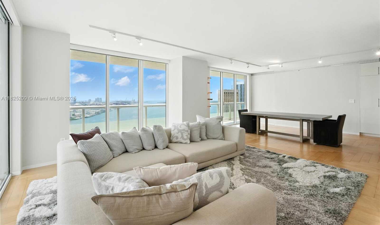 Small Image of 50 BISCAYNE BLVD #3002, Miami Number 2