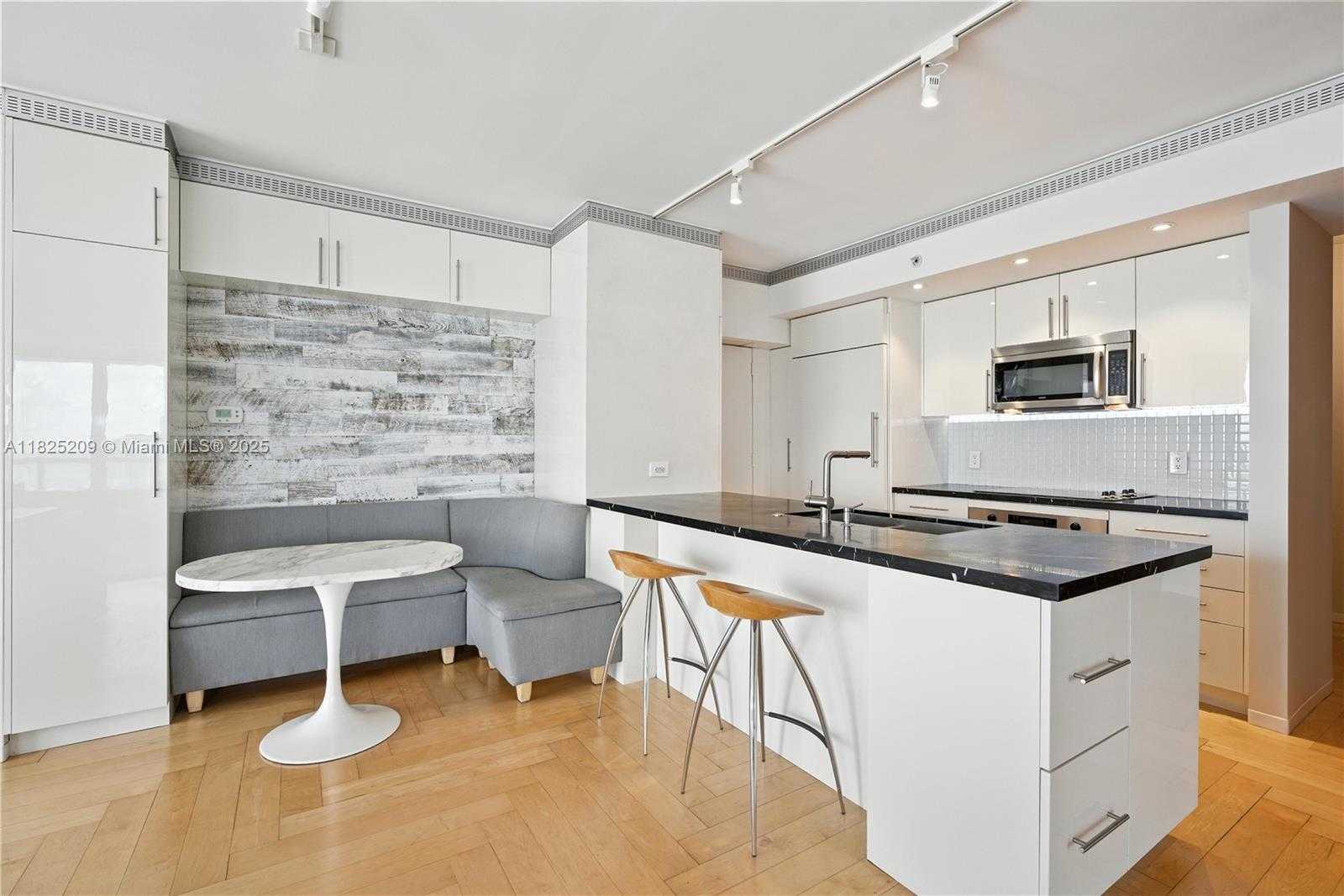 Small Image of 50 BISCAYNE BLVD #3002, Miami Number 7