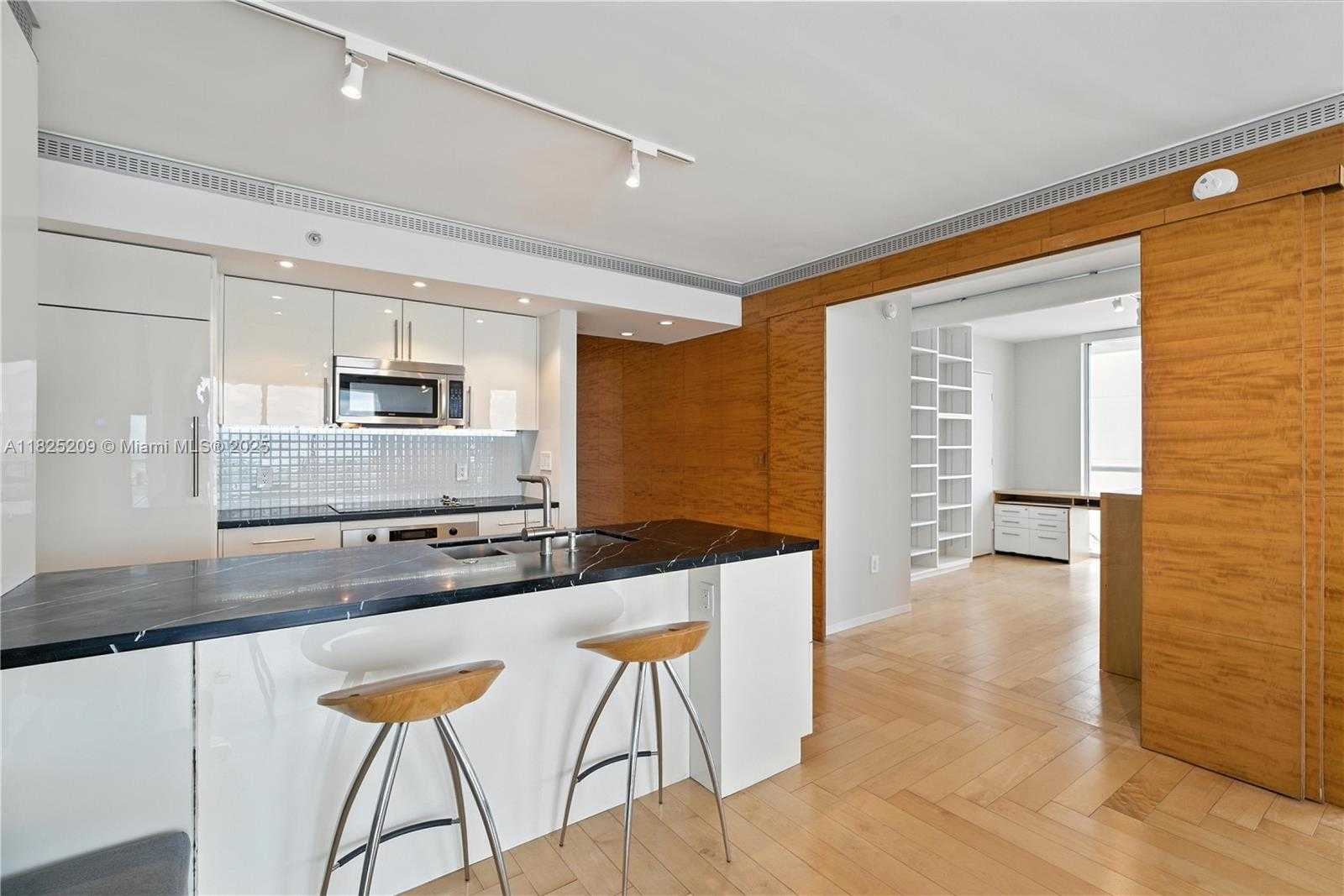 Small Image of 50 BISCAYNE BLVD #3002, Miami Number 8