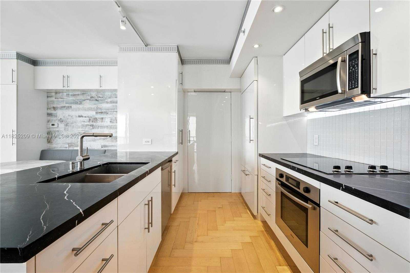 Small Image of 50 BISCAYNE BLVD #3002, Miami Number 9