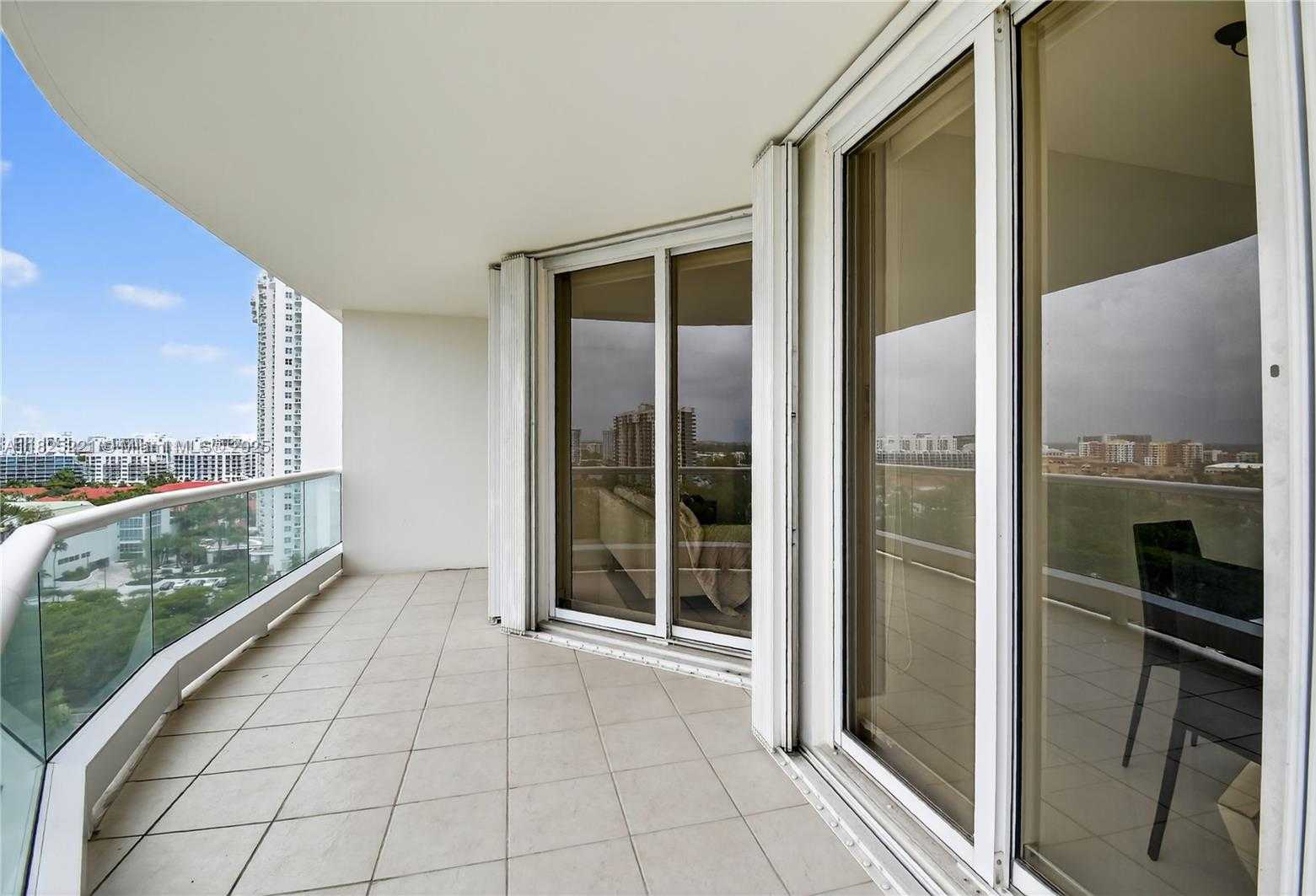 Small Image of 7000 ISLAND BLVD #1408, Aventura Number 29