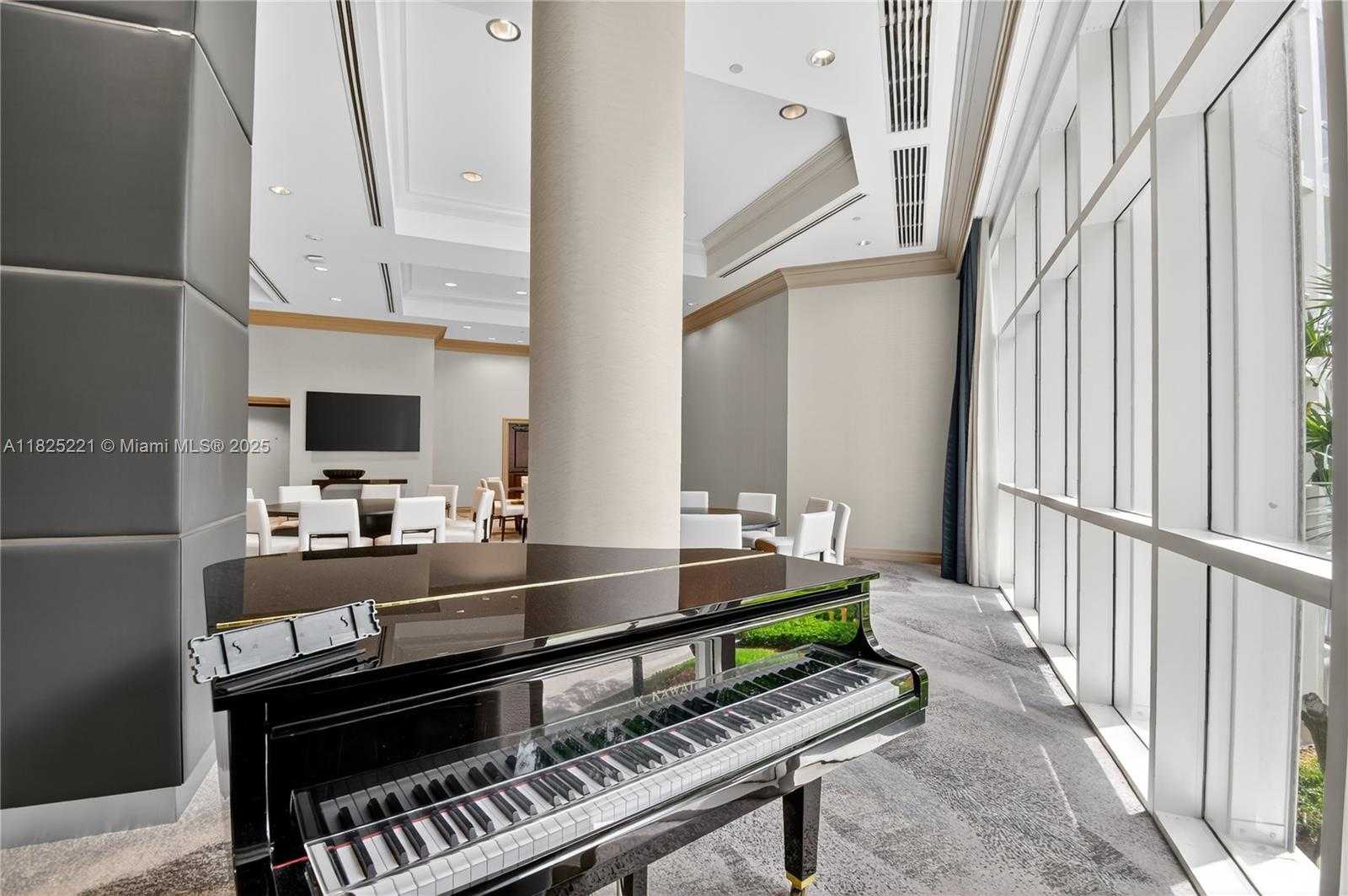 Small Image of 7000 ISLAND BLVD #1408, Aventura Number 32