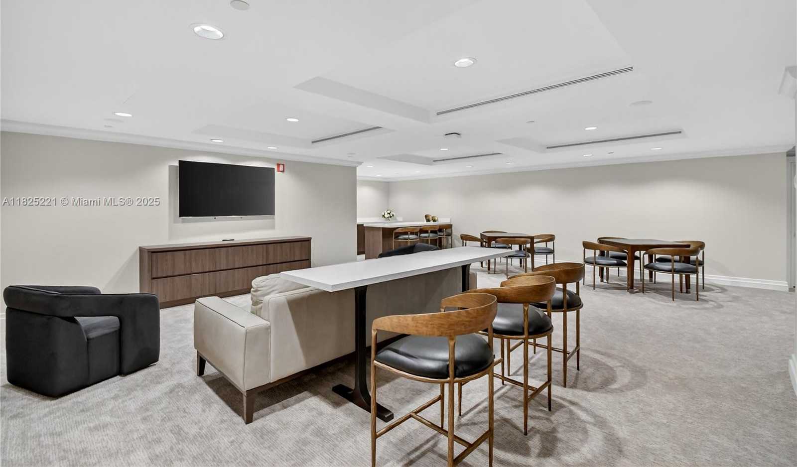 Small Image of 7000 ISLAND BLVD #1408, Aventura Number 39
