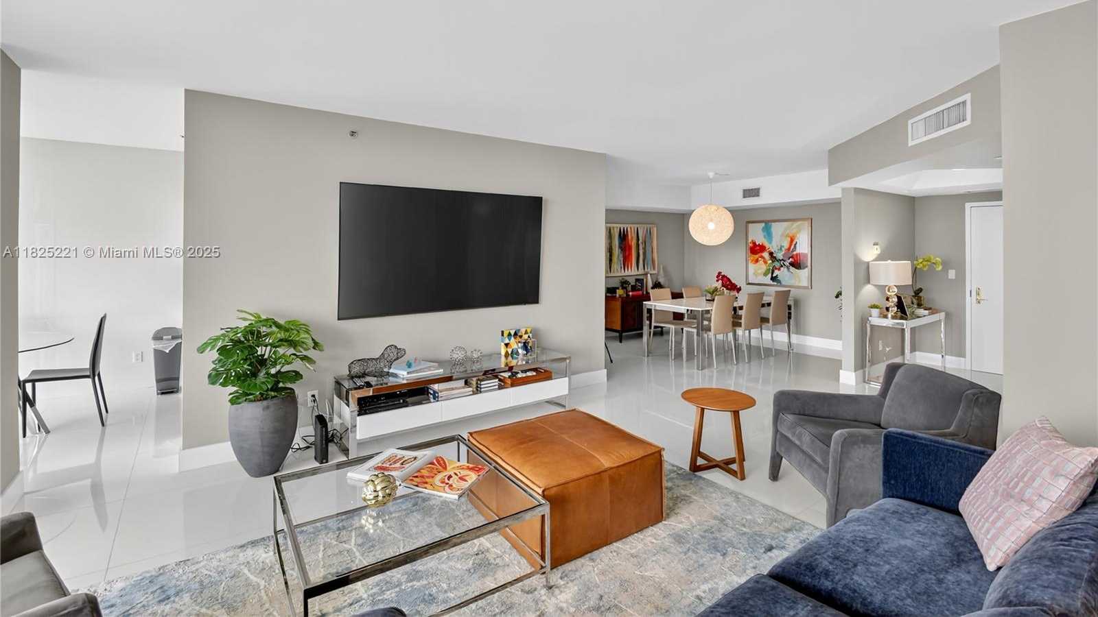 Small Image of 7000 ISLAND BLVD #1408, Aventura Number 4