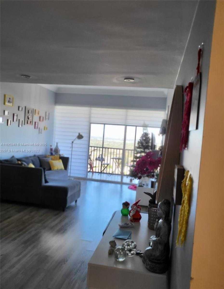 Imagen de Pequeño Objeto