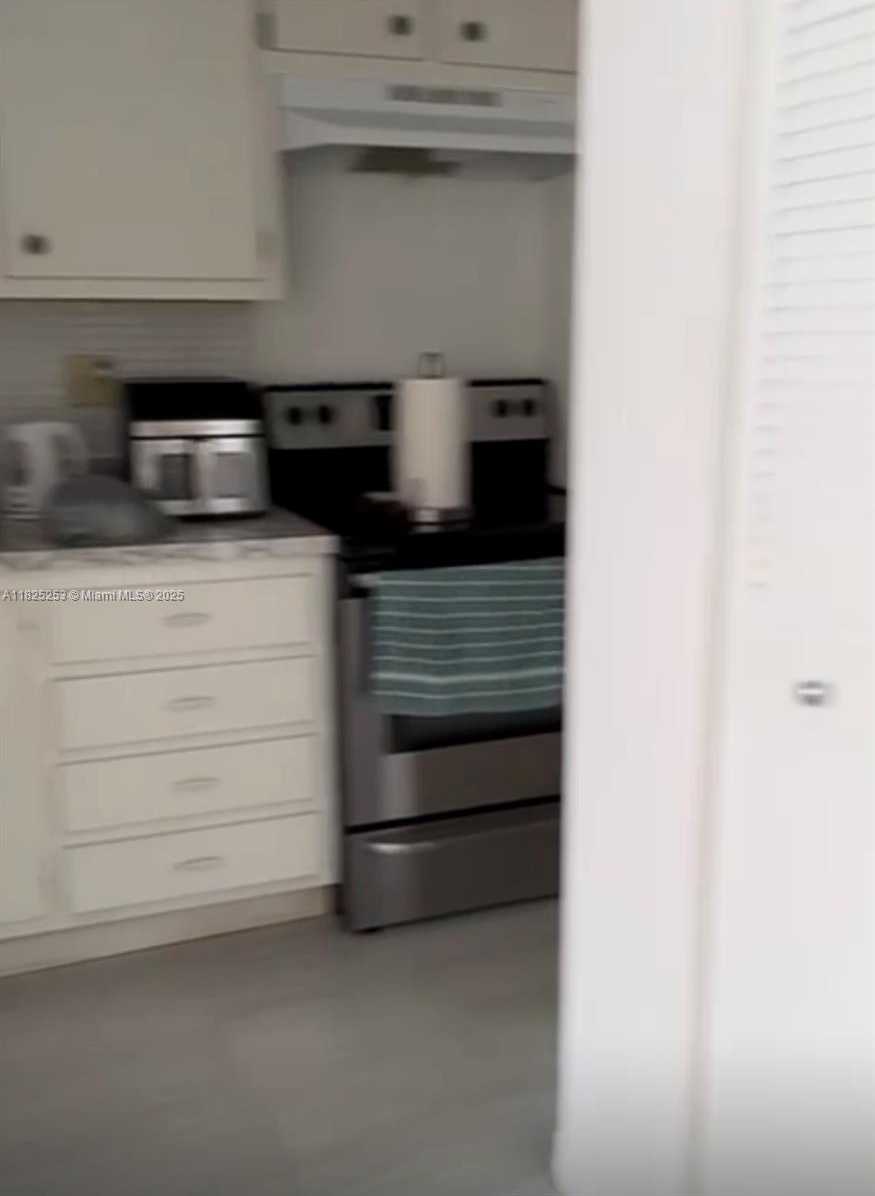 Small Image of 251 174 ST #1210, Sunny Isles Beach Number 4