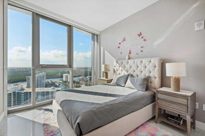 Small Image of 15701 COLLINS AVE #2902, Sunny Isles Beach Number 13