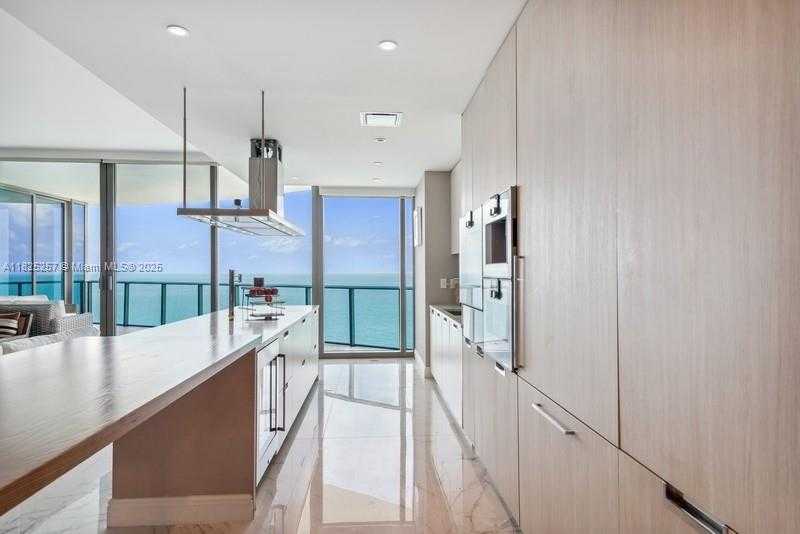 Small Image of 15701 COLLINS AVE #2902, Sunny Isles Beach Number 4