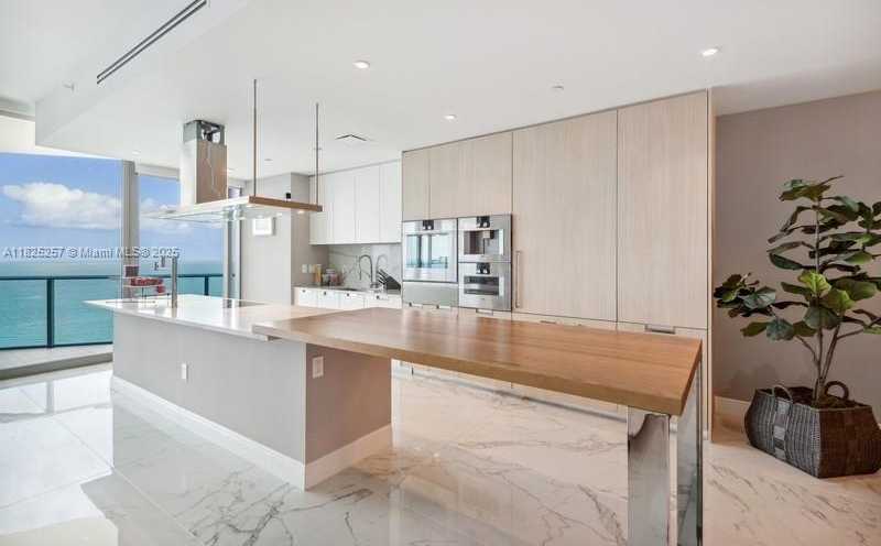 Small Image of 15701 COLLINS AVE #2902, Sunny Isles Beach Number 5