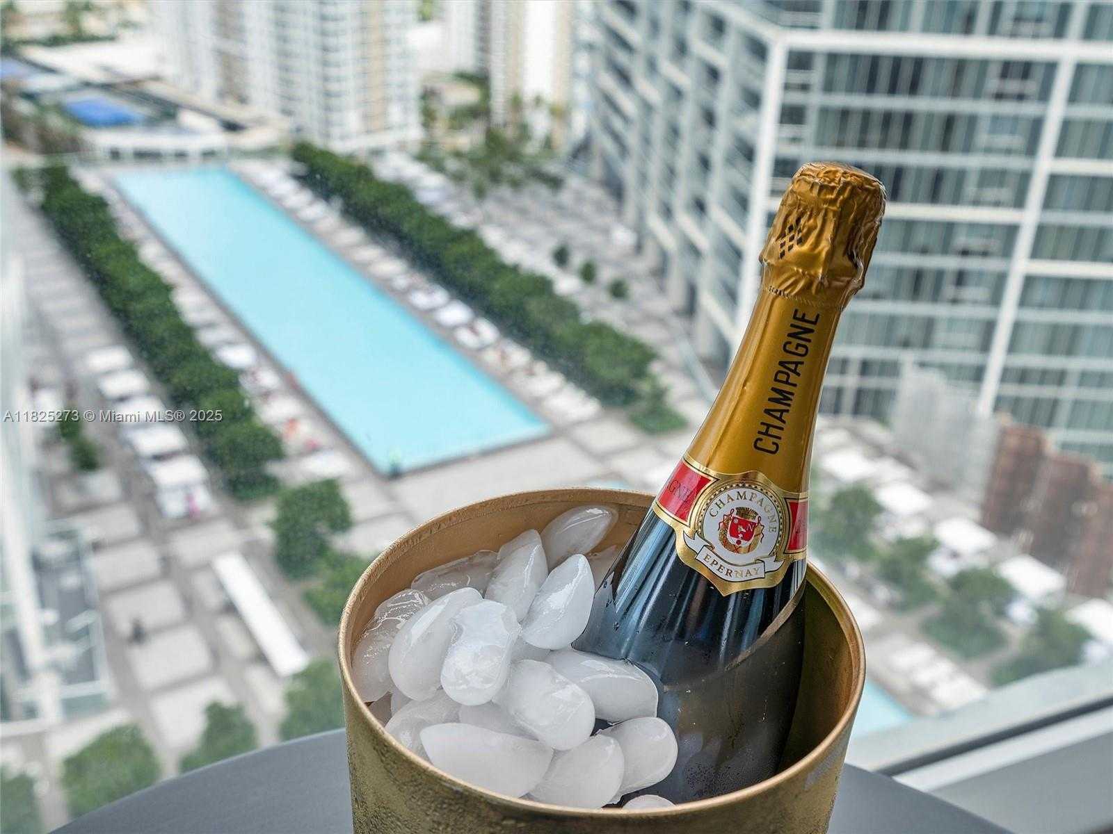 Small Image of 485 BRICKELL AVE #2501, Miami Number 16