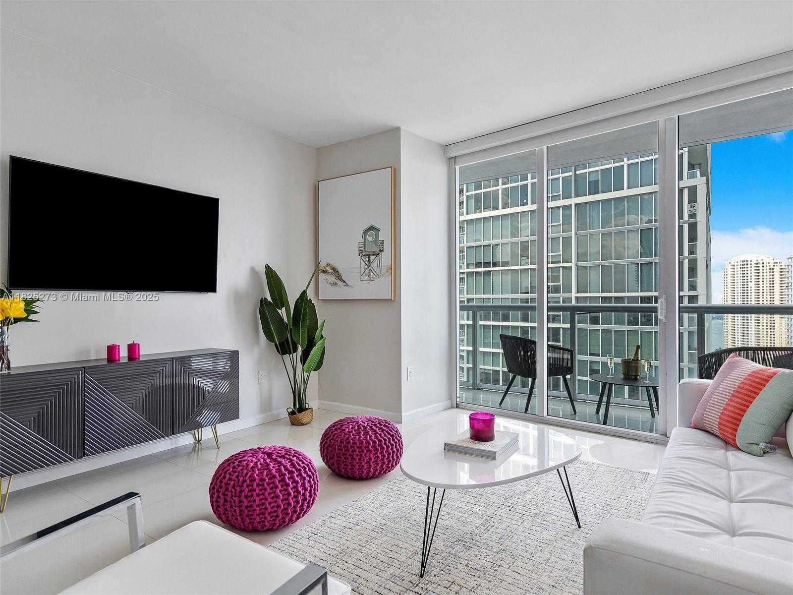 Small Image of 485 BRICKELL AVE #2501, Miami Number 18