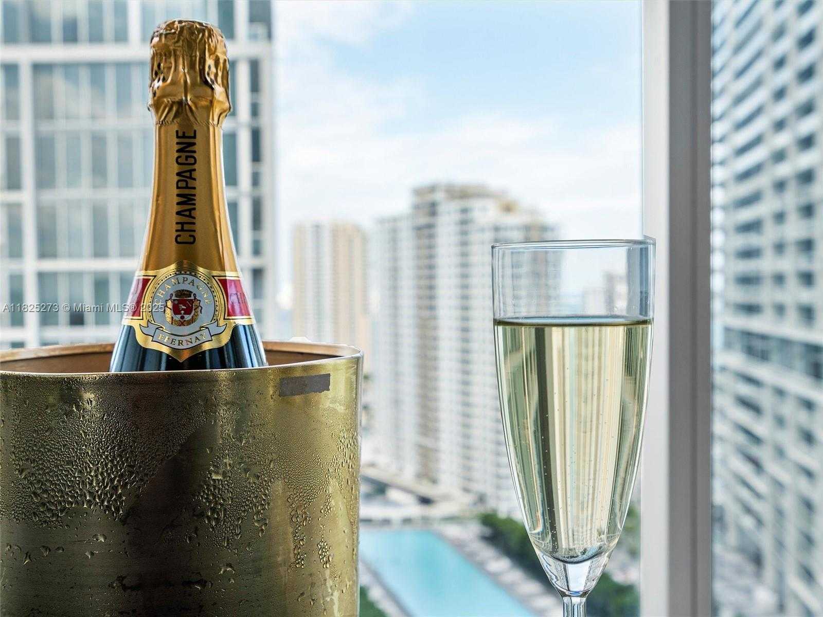 Small Image of 485 BRICKELL AVE #2501, Miami Number 27