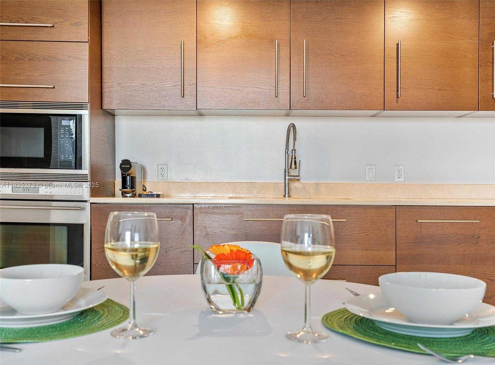 Small Image of 485 BRICKELL AVE #2501, Miami Number 6