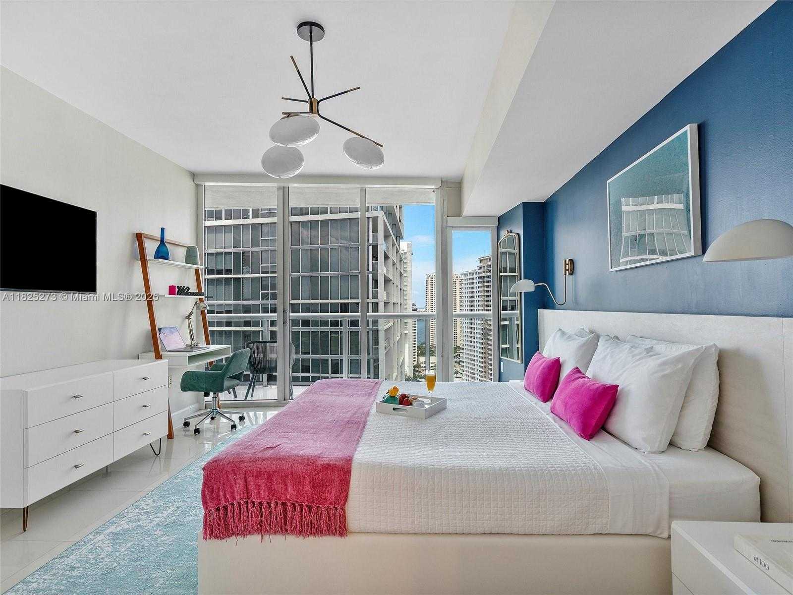 Small Image of 485 BRICKELL AVE #2501, Miami Number 8