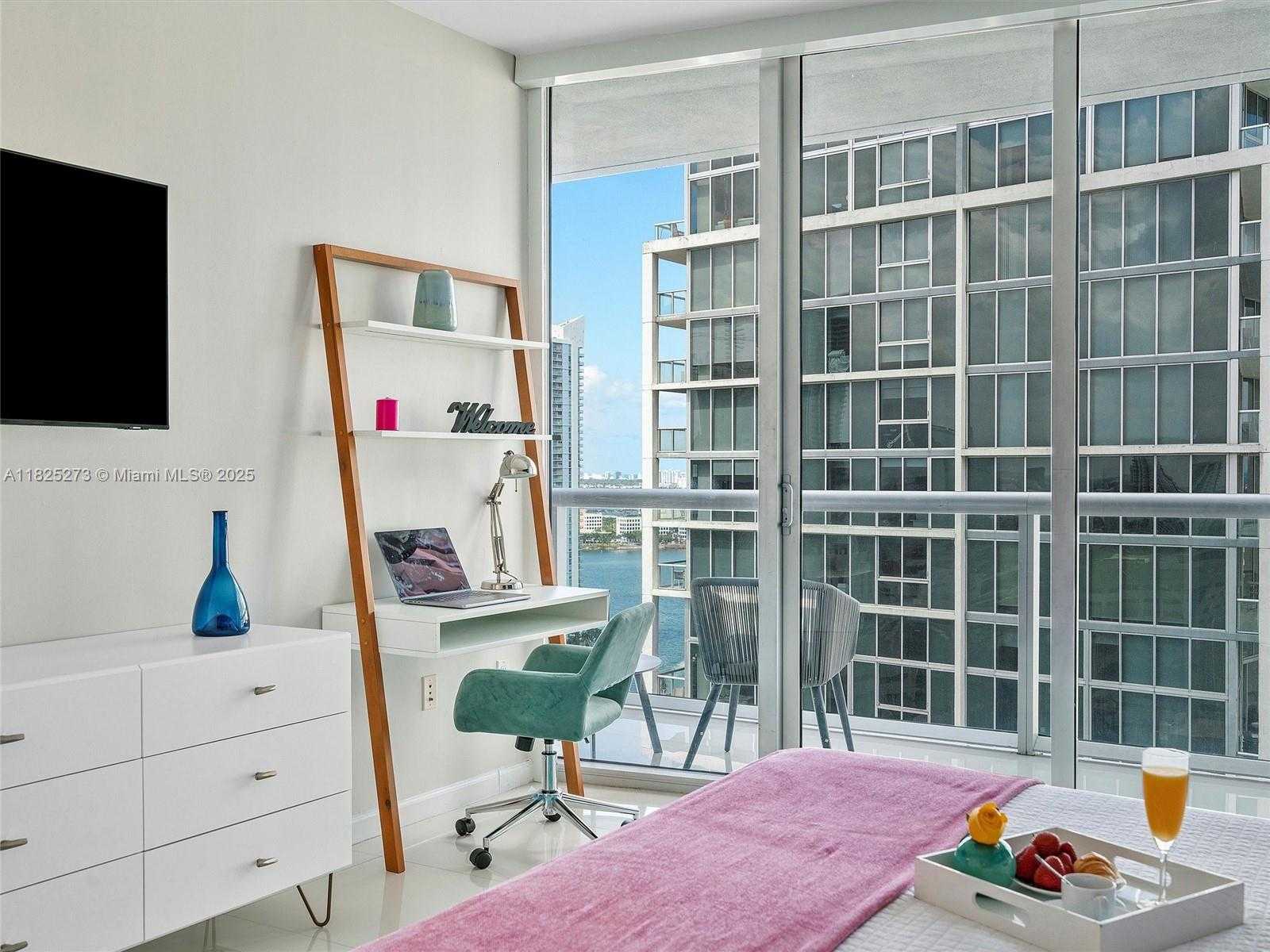 Small Image of 485 BRICKELL AVE #2501, Miami Number 9