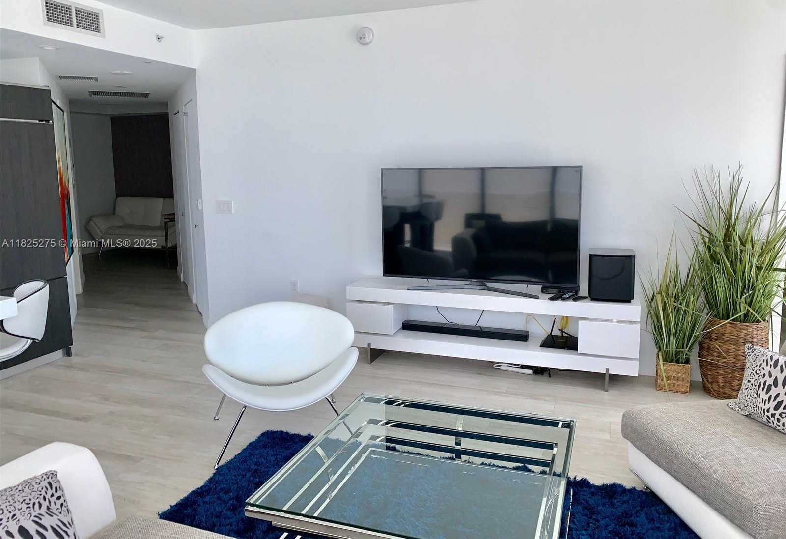 Small Image of 55 SOUTH WEST 9TH ST #2706, Miami Number 3