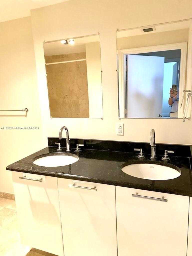 Small Image of 3339 VIRGINIA ST #205, Miami Number 4