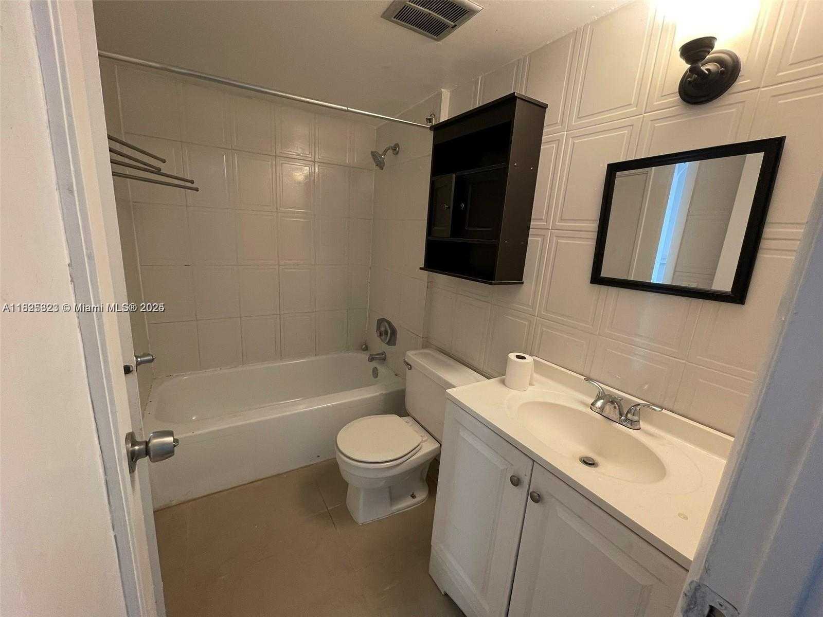 Small Image of 16465 NORTH EAST 22ND AVE #417, North Miami Beach Number 7