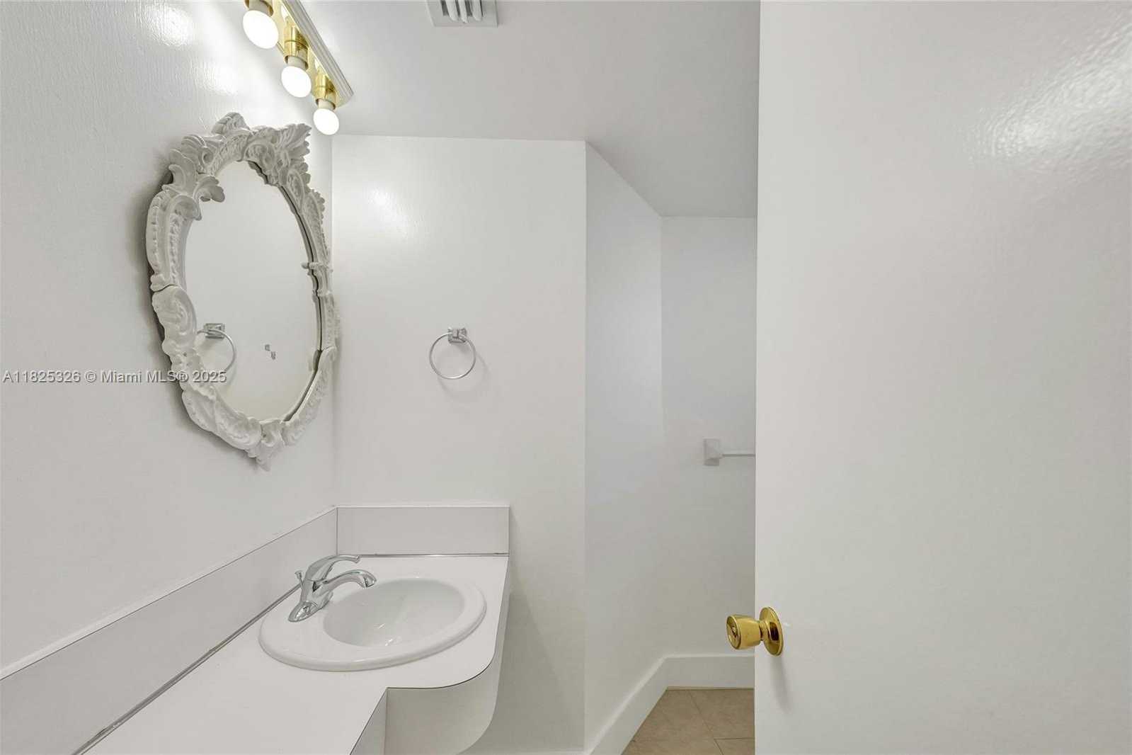 Small Image of 1750 NORTH EAST 191ST ST #106-1, Miami Number 11