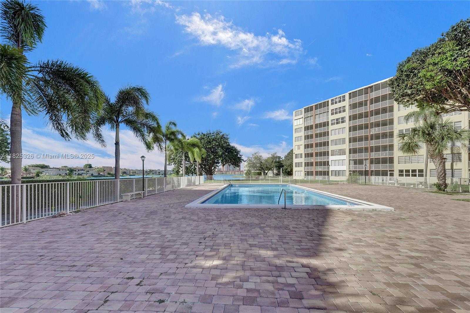 Small Image of 1750 NORTH EAST 191ST ST #106-1, Miami Number 25