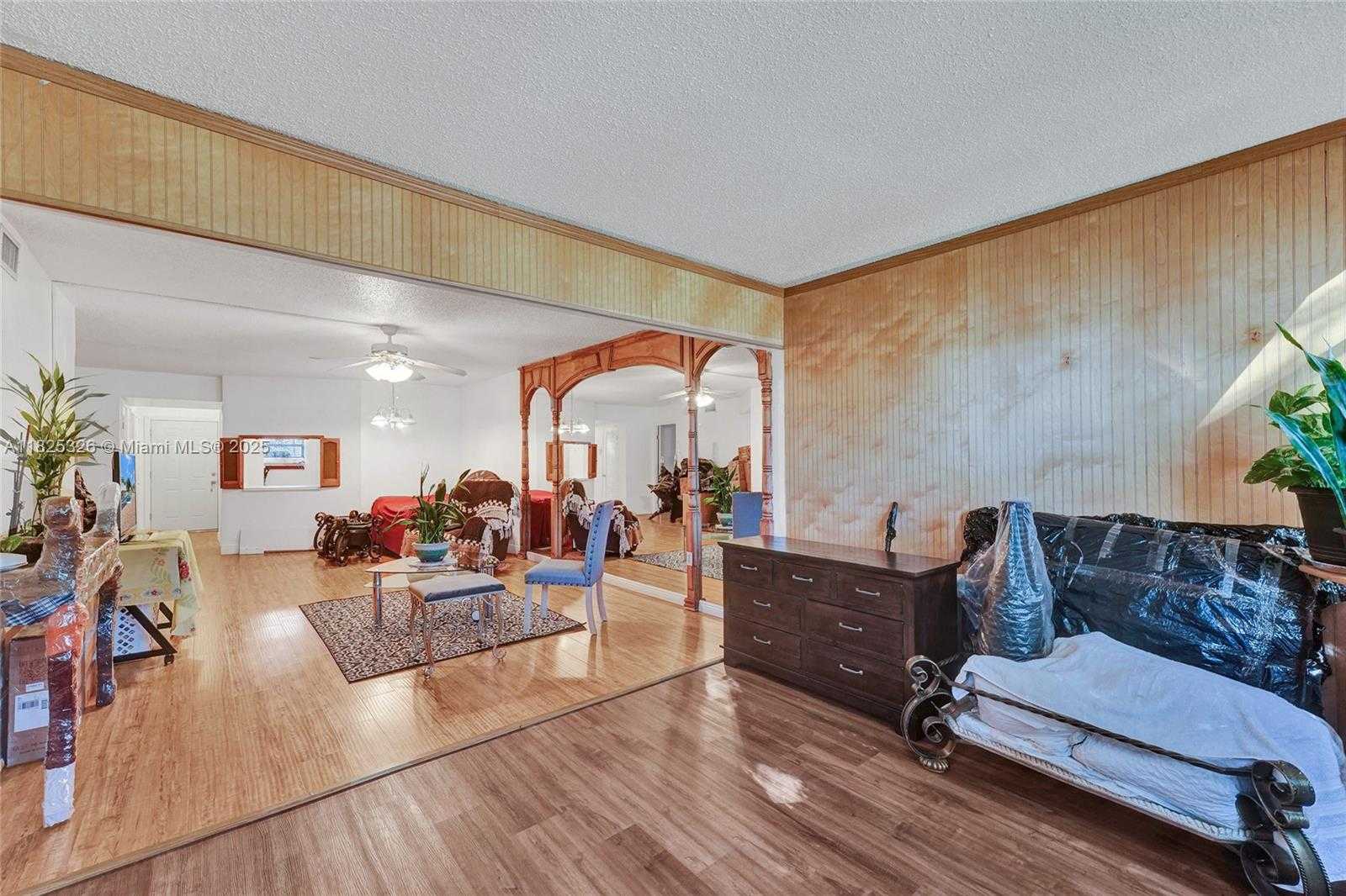 Small Image of 1750 NORTH EAST 191ST ST #106-1, Miami Number 4