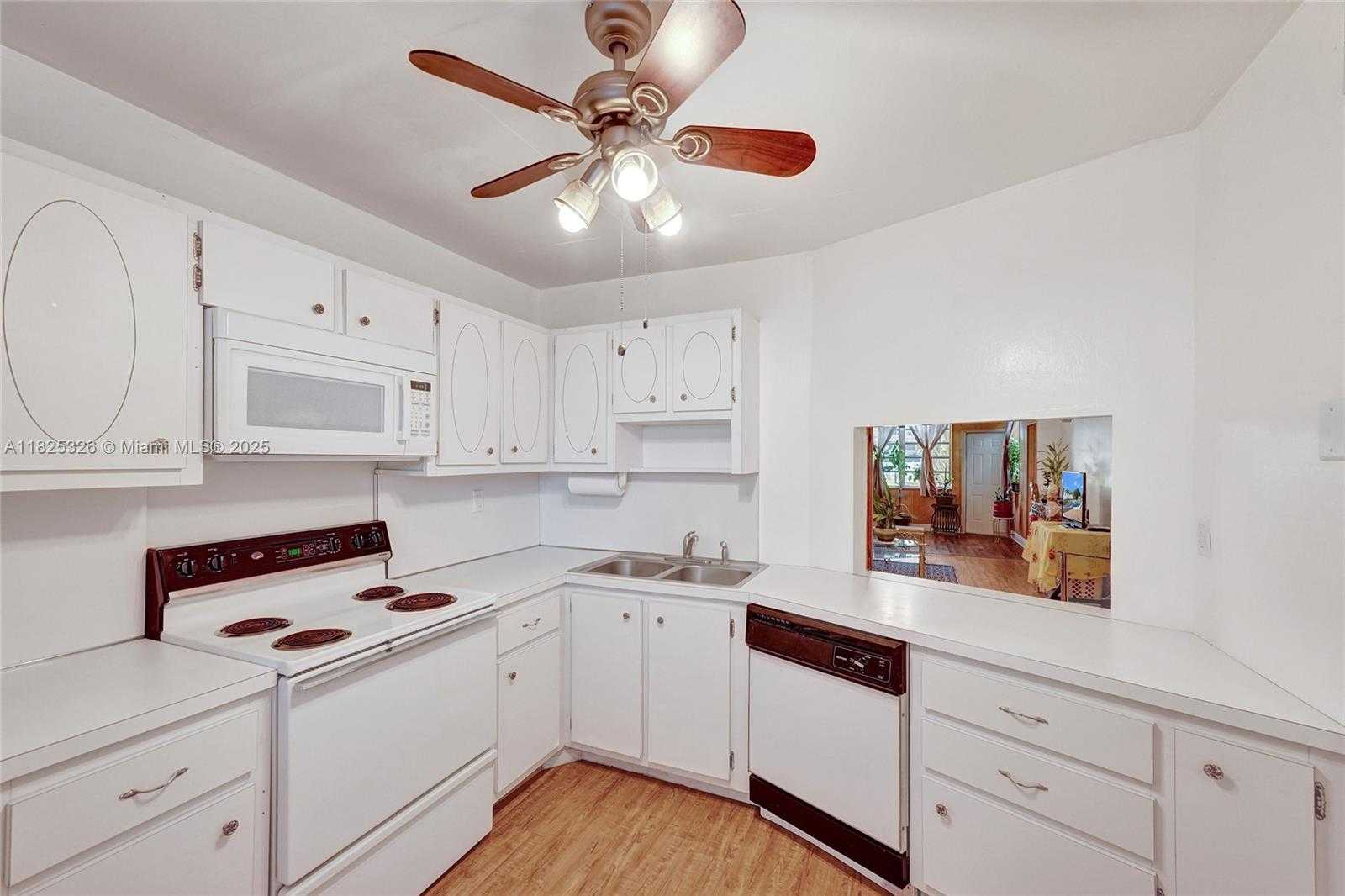 Small Image of 1750 NORTH EAST 191ST ST #106-1, Miami Number 8